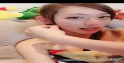 妹子摘下口罩颜值超高 被侵犯细节曝光