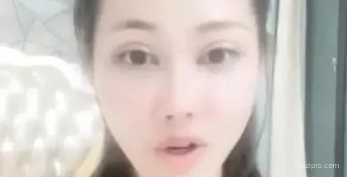 【苏苏享快乐】颜值女神与密友互动人气高涨