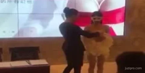 事业高峰说明会现场