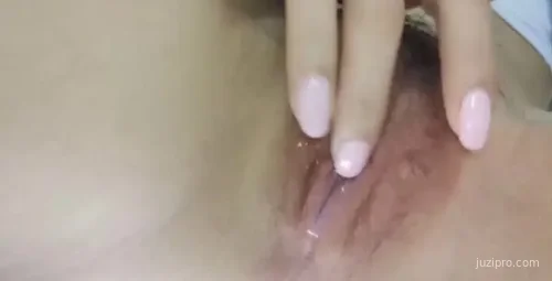 娇小美女自拍诺儿的小世界探索