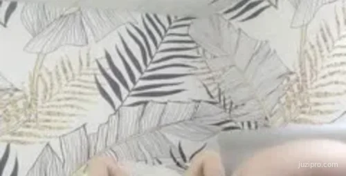 骨架大高挑女生穿紧身牛仔裤