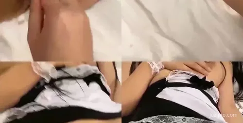 03年的年轻女性，穿女仆装体验调教