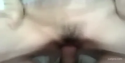 情侣自拍亲密片段搞笑收尾