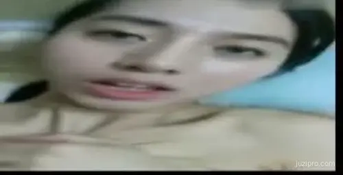 老公：痛吗？善解人意的妻子说：有点大了