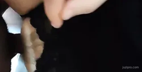 她是你最亲密的朋友，很迷人