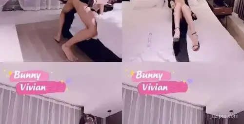 爱丝袜Vivian姐黑丝睡衣诱惑 长腿女神居家反差 站立后入高清视频