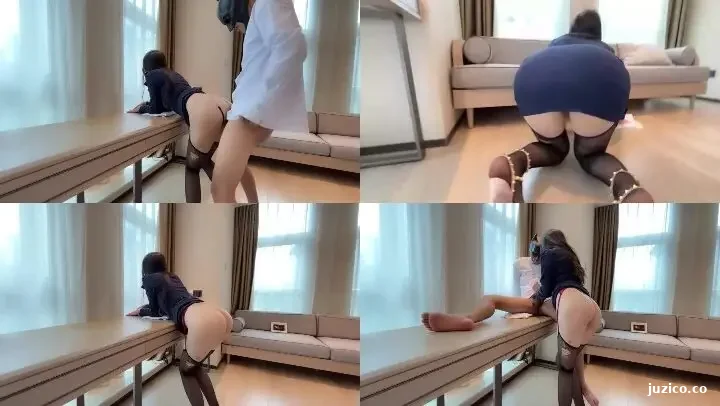 吊带黑丝骚货口活不错