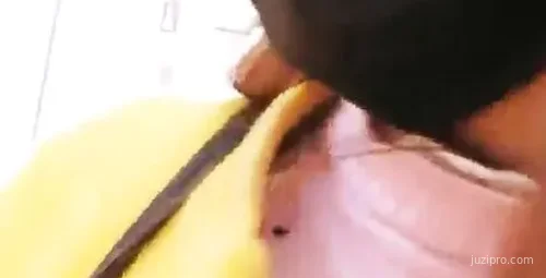 女主播活力商城户外探险直播