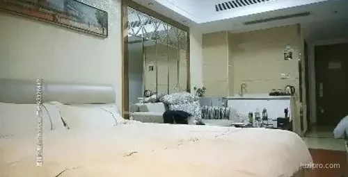 鸭总侦探：牛仔短裤白衣妹活动记录