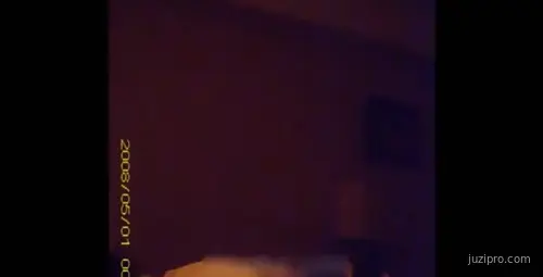 混血男孩挑战美女歌手