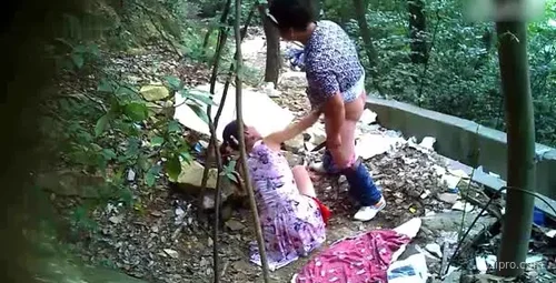 小树林连衣裙小姐经典招式展示