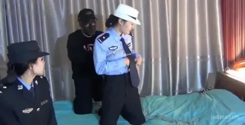 国模制服诱惑摄影作品欣赏