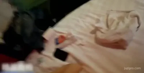 现役军人自拍引发争议 需清理不当内容