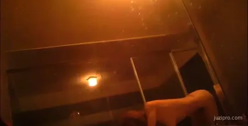 富商会所重金约见气质时尚女模特