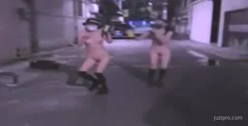 推荐FSS冯珊珊户外裸身挑战便利店