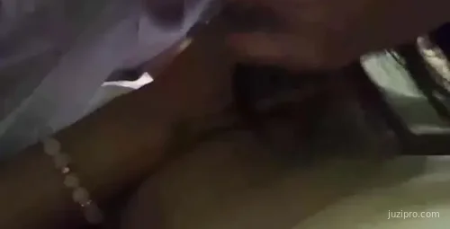 马来西亚校花与男友自拍视频曝光