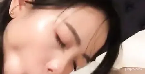 富二代约会高颜值网红美女