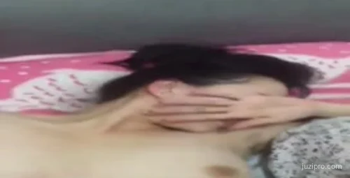 女友开心难掩的表情