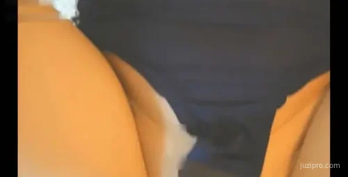 年轻妹子挑战极限游戏