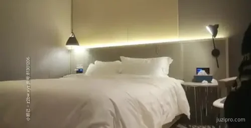 鸭哥约会黑衣少妇体验