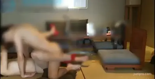 性感美女榻榻米高跟魅力展示