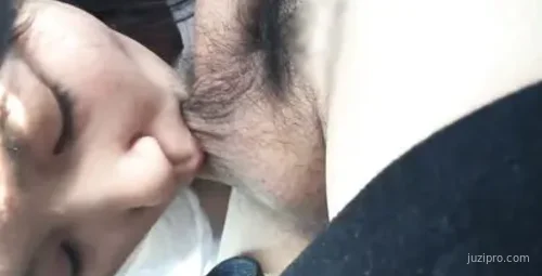 九零后大学生与长辈自驾游