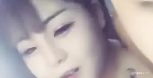 明星主播与鲜肉直播互动对白清晰