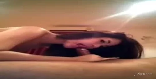 国中老师在家为前男友帮忙视频外泄