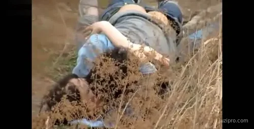 西安桃花潭公园情侣学生露营