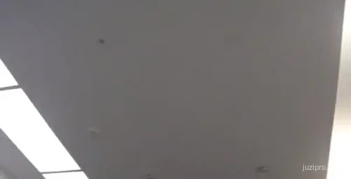 台湾男子与女友自拍影像