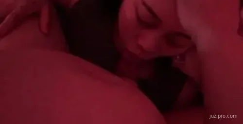 IT女员工自拍日常生活片段泄露