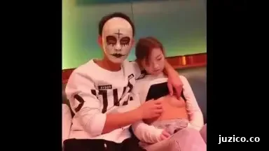 疯狂的00后《 KTV专业户》点了个外卖让妹子勾引外卖小哥一边唱K一边操逼