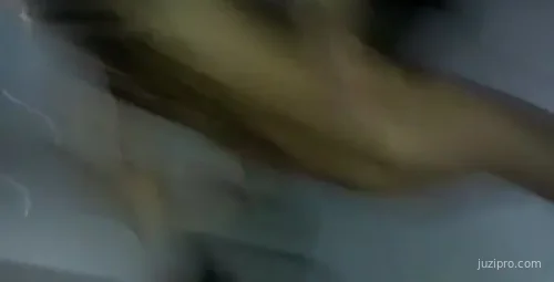 女士自拍在城里生活的云盘照片视频流出