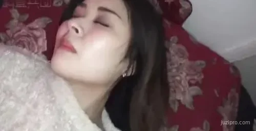 气质美女包臀短裙醉酒遭侵犯经过