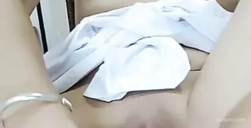 职场美少妇短裙诱惑自拍