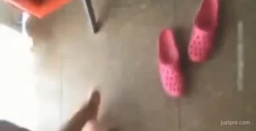 苗条妹子海边度假体验第00集