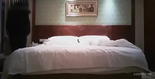 会展中心气质美女探讨