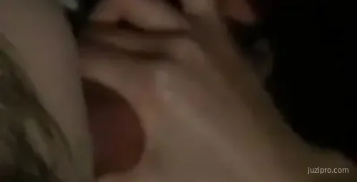 微博红人女神未晚公厕自拍