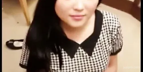 国外网站流出华裔美女自拍视频