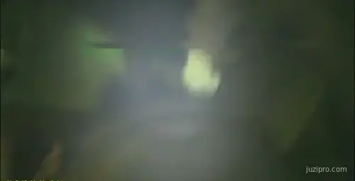 约约哥与小少妇在房间玩耍到厕所