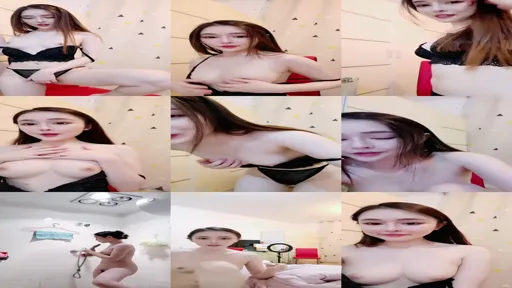 气质甜美酒窝女神今天黑色内衣丁字裤，解开内衣掏出白皙美乳揉捏，拨开丁字裤掰开极品粉穴，浴室洗澡湿身诱惑-截图2