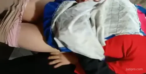 探访工友家与他妻子厨房闲聊趣事