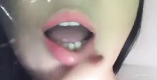 167CM美丽女性与闺蜜首次直播互动送福利