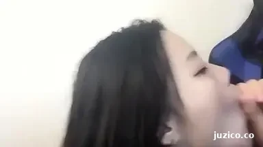 骚气十足又性感的人气美女主播和粉丝网友家中激烈啪啪