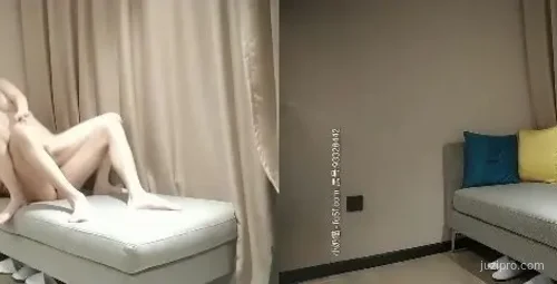 鸭总侦探：约会气质身材俱佳小姐姐