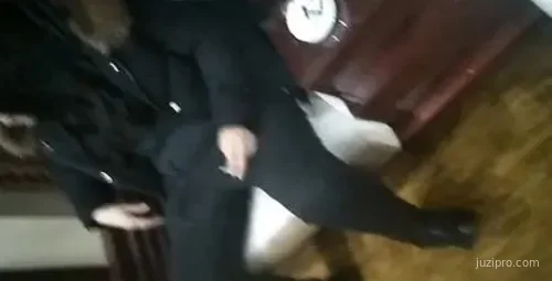 东北轻熟女搞笑对白与情夫共度时光